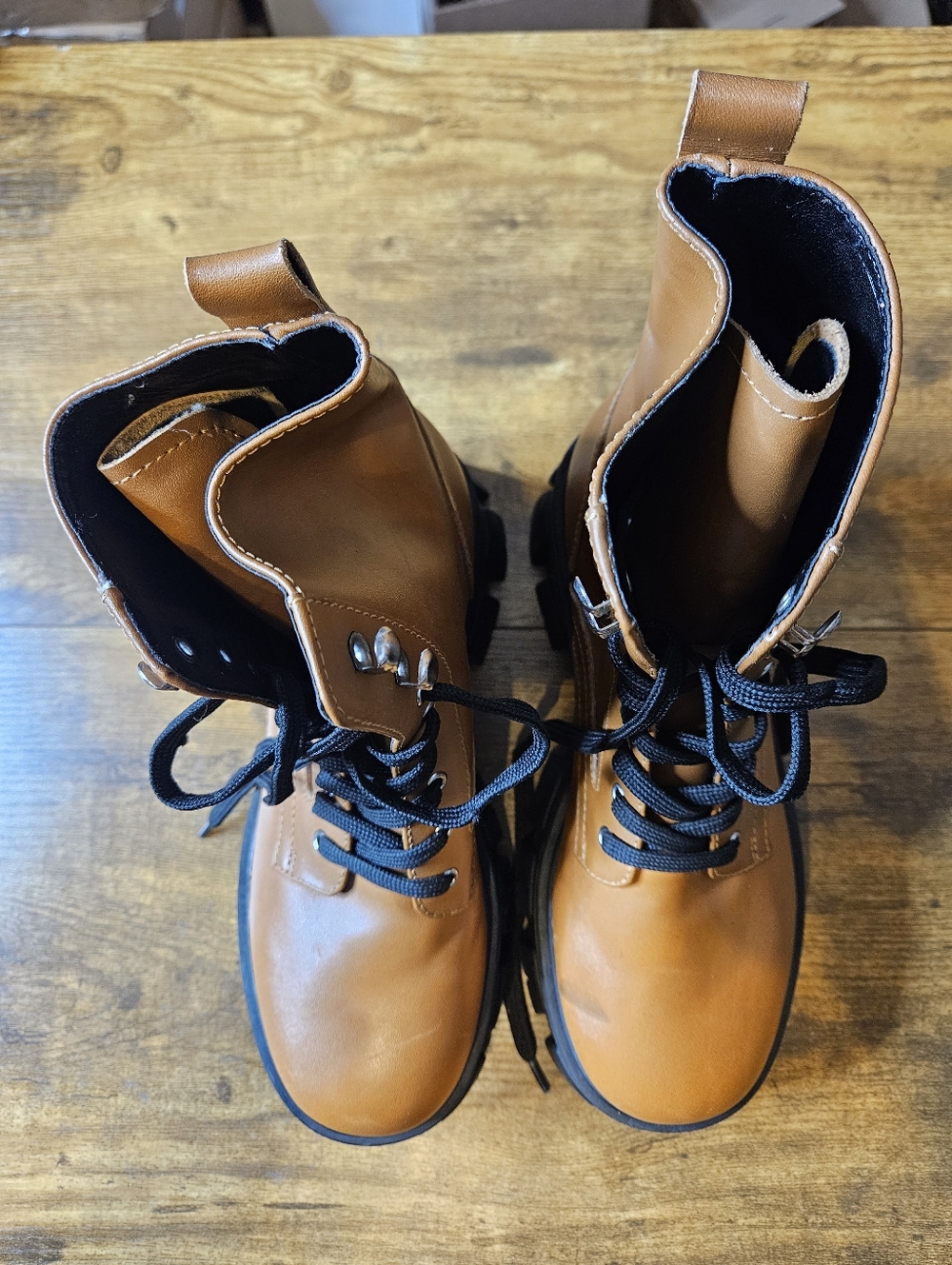 Marc Fisher LTD 8M Happy Lug Boots Platform Brown Leather  Ankle Combat  SCUFF - Picture 6 of 9